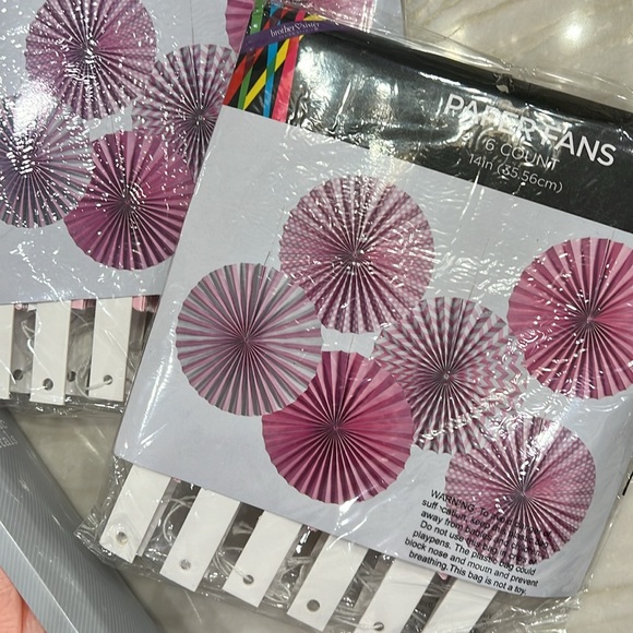 NEW party supplies - Picture 4 of 4